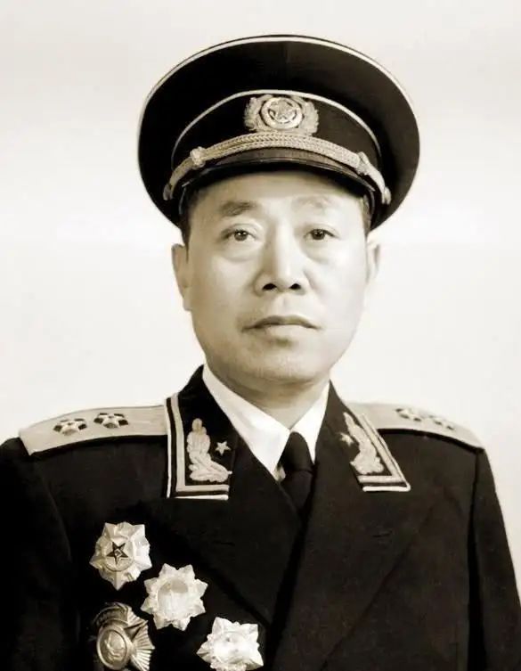 上將上面還有等級嗎，探究軍銜體系中的高級職位與等級劃分，軍銜體系揭秘，上將之上是否還有更高級別？高級職位與等級劃分全解析