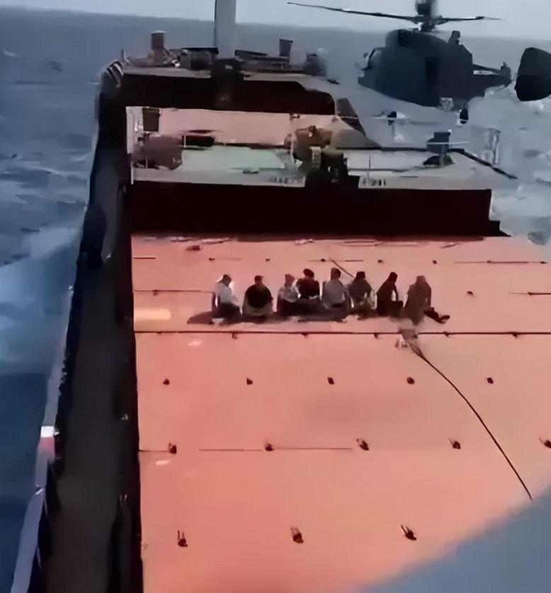 俄羅斯向美軍艦開火，事件背景與SEO解讀，俄羅斯對美軍艦開火事件背景解析與SEO視角解讀