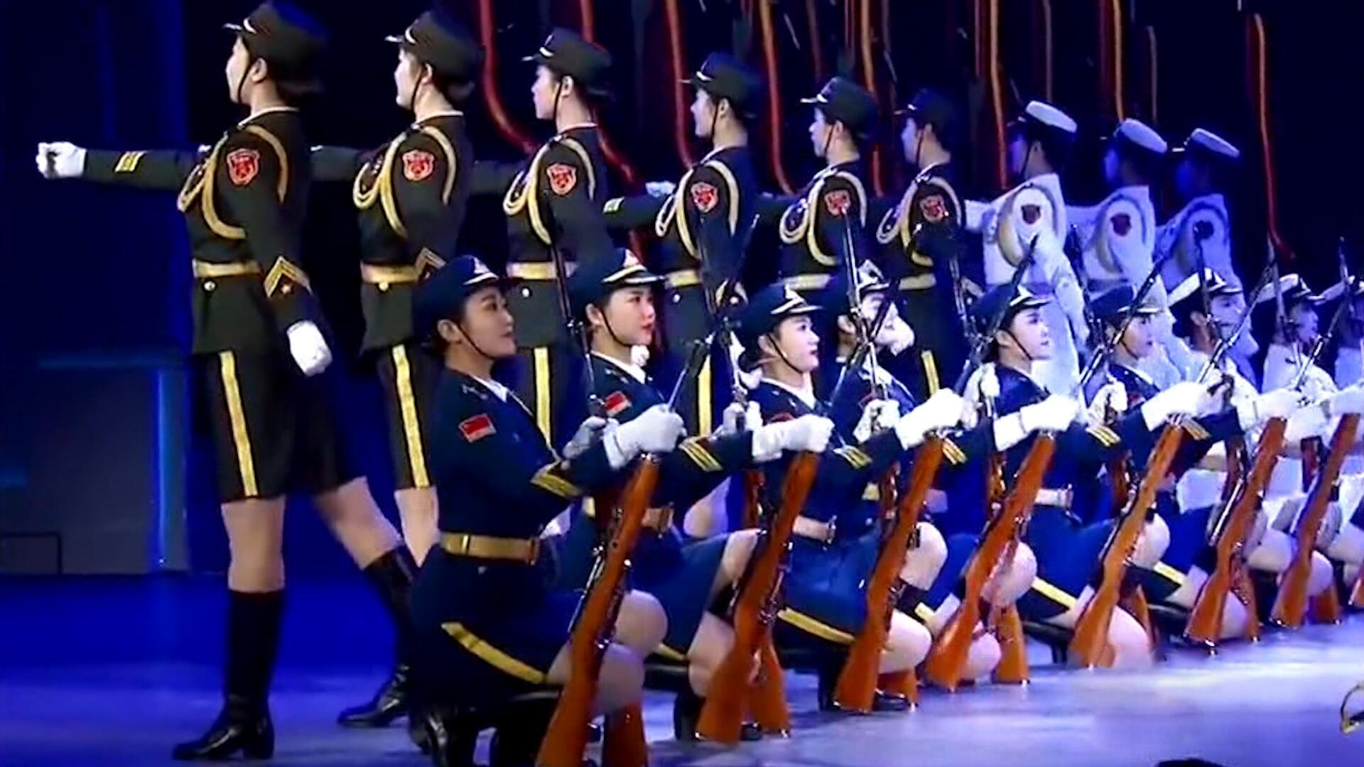 三軍女兵隊跳舞，展現(xiàn)力量與柔美的完美結(jié)合，三軍女兵隊舞蹈，力量與柔美的完美交融