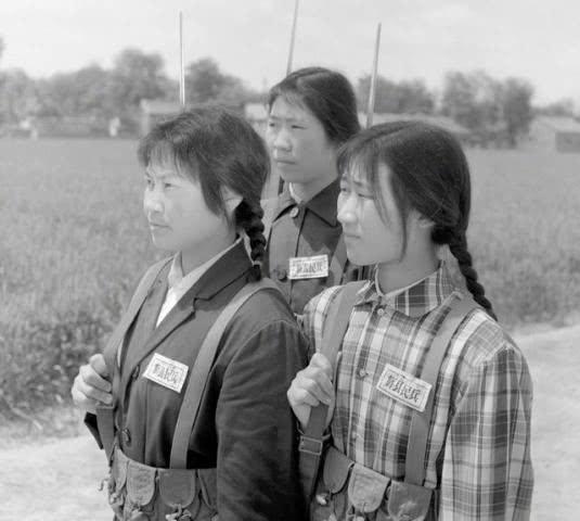 中國女兵老照片，歷史中的巾幗英雄形象展現(xiàn)，中國女兵老照片，歷史巾幗英雄形象展