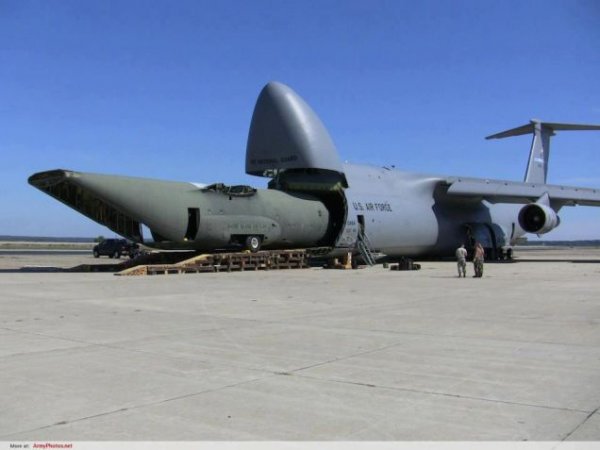 大力神運輸機圖片，探索航空巨無霸的魅力，航空巨無霸，大力神運輸機圖片探索其魅力