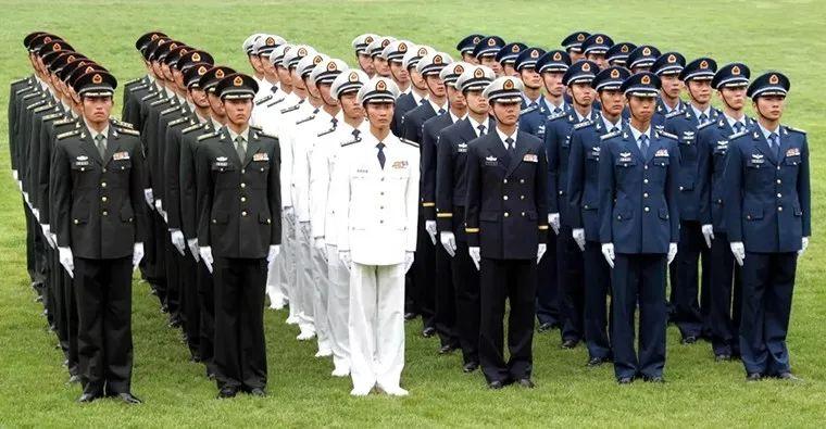 解放軍最新夾克作業(yè)服，設(shè)計(jì)特點(diǎn)與優(yōu)勢(shì)分析，解放軍最新夾克作業(yè)服設(shè)計(jì)特點(diǎn)與優(yōu)勢(shì)解析