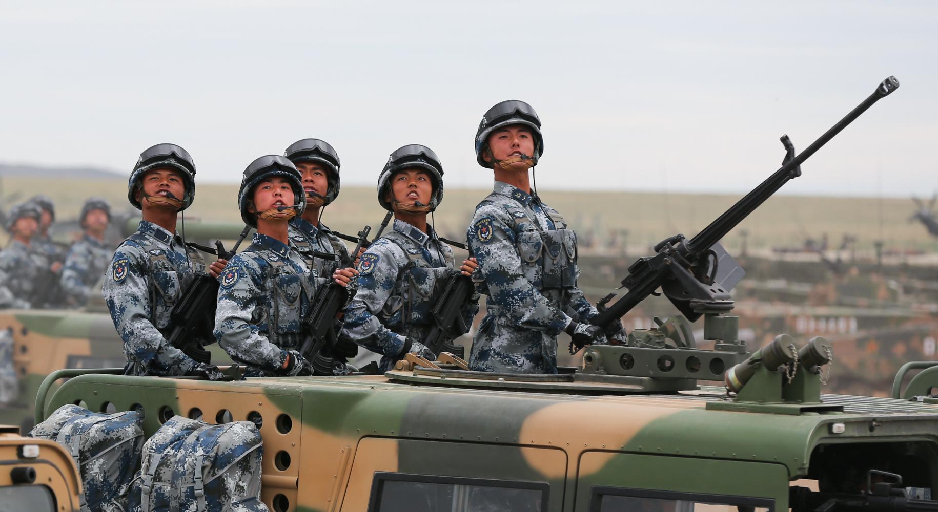 建軍90年閱兵完整版，回顧歷史，展望未來，建軍90年閱兵回顧，歷史印記與未來展望