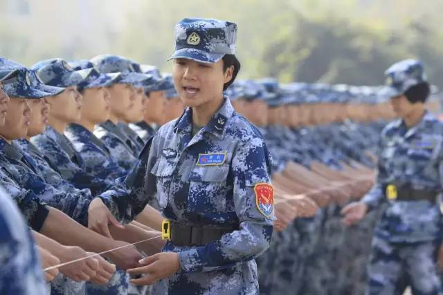 大學(xué)生女兵容易被錄取嗎？解析影響因素與機(jī)會(huì)平等，女大學(xué)生兵錄取機(jī)會(huì)解析，影響因素與平等權(quán)益探討
