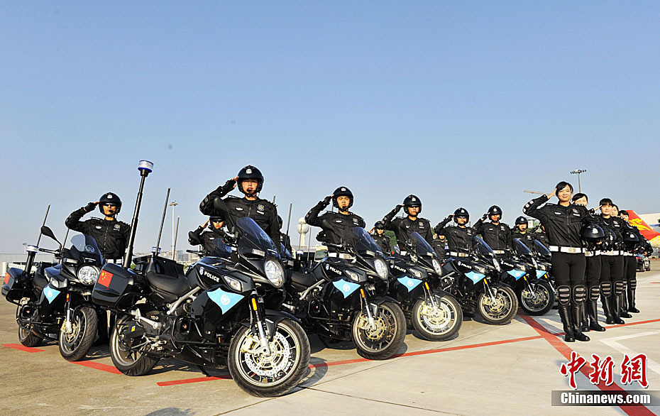 國賓護衛(wèi)隊護衛(wèi)視頻，展現(xiàn)榮譽與力量的精彩瞬間，國賓護衛(wèi)隊榮譽與力量的精彩瞬間，護衛(wèi)視頻展現(xiàn)震撼力量