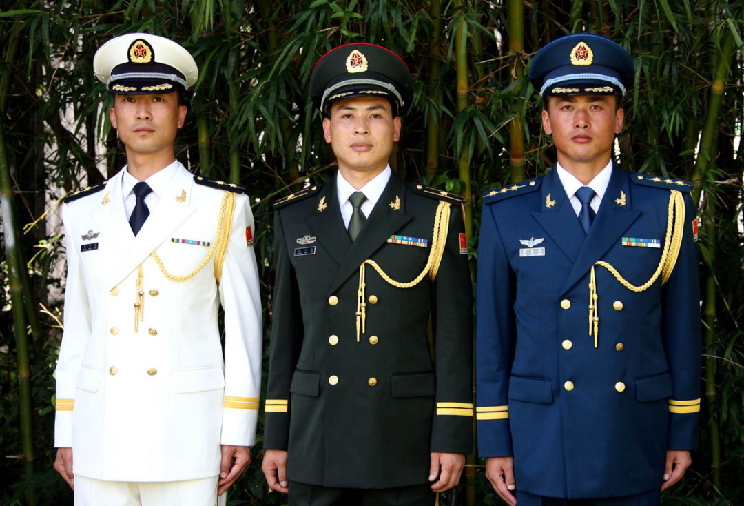 中國人民解放軍軍裝的演變與意義，中國人民解放軍軍裝演變及其意義探究