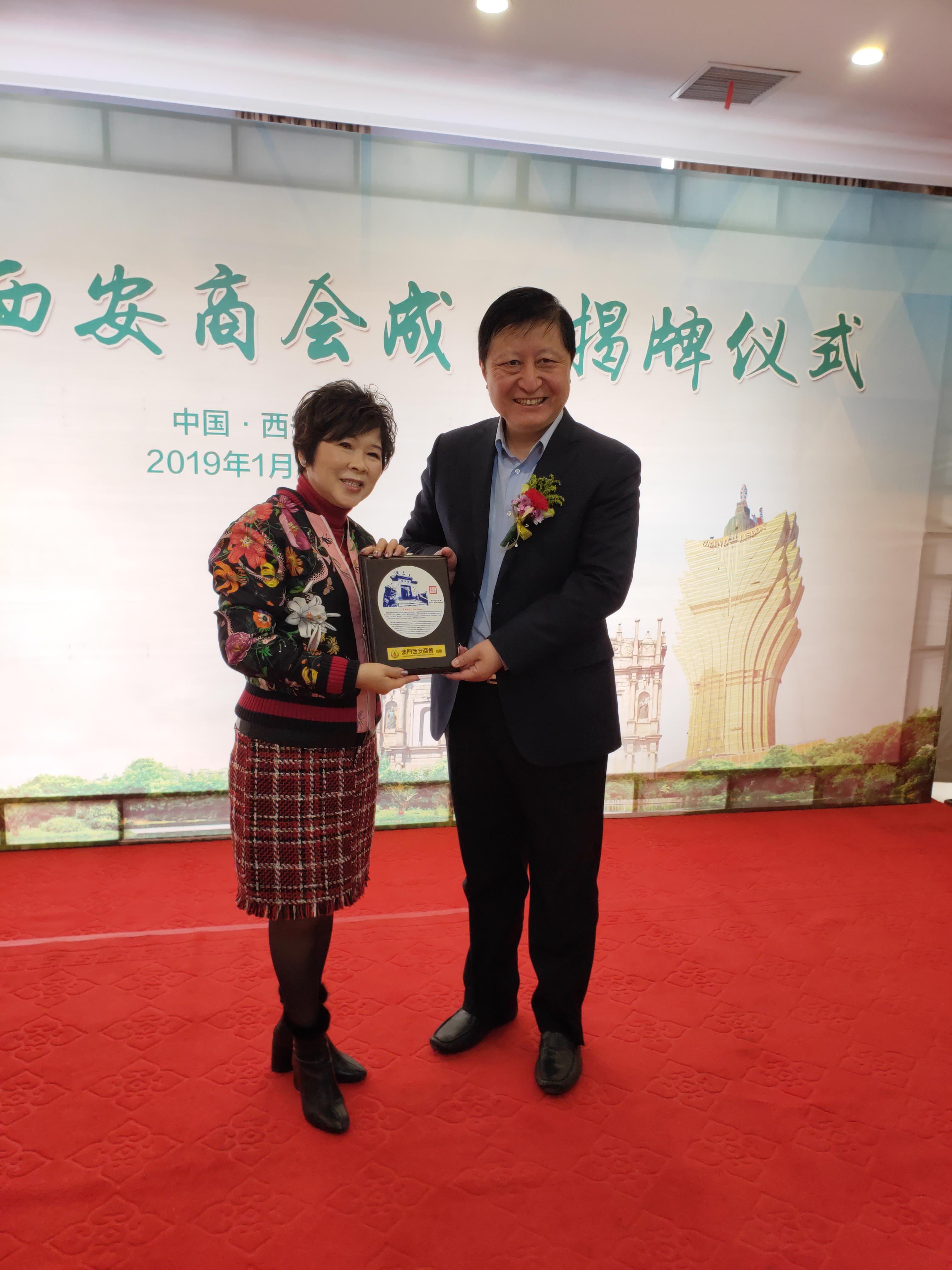 澳門一肖100準(zhǔn)免費(fèi)——揭秘彩票背后的秘密，澳門彩票揭秘，一肖預(yù)測(cè)背后的真相