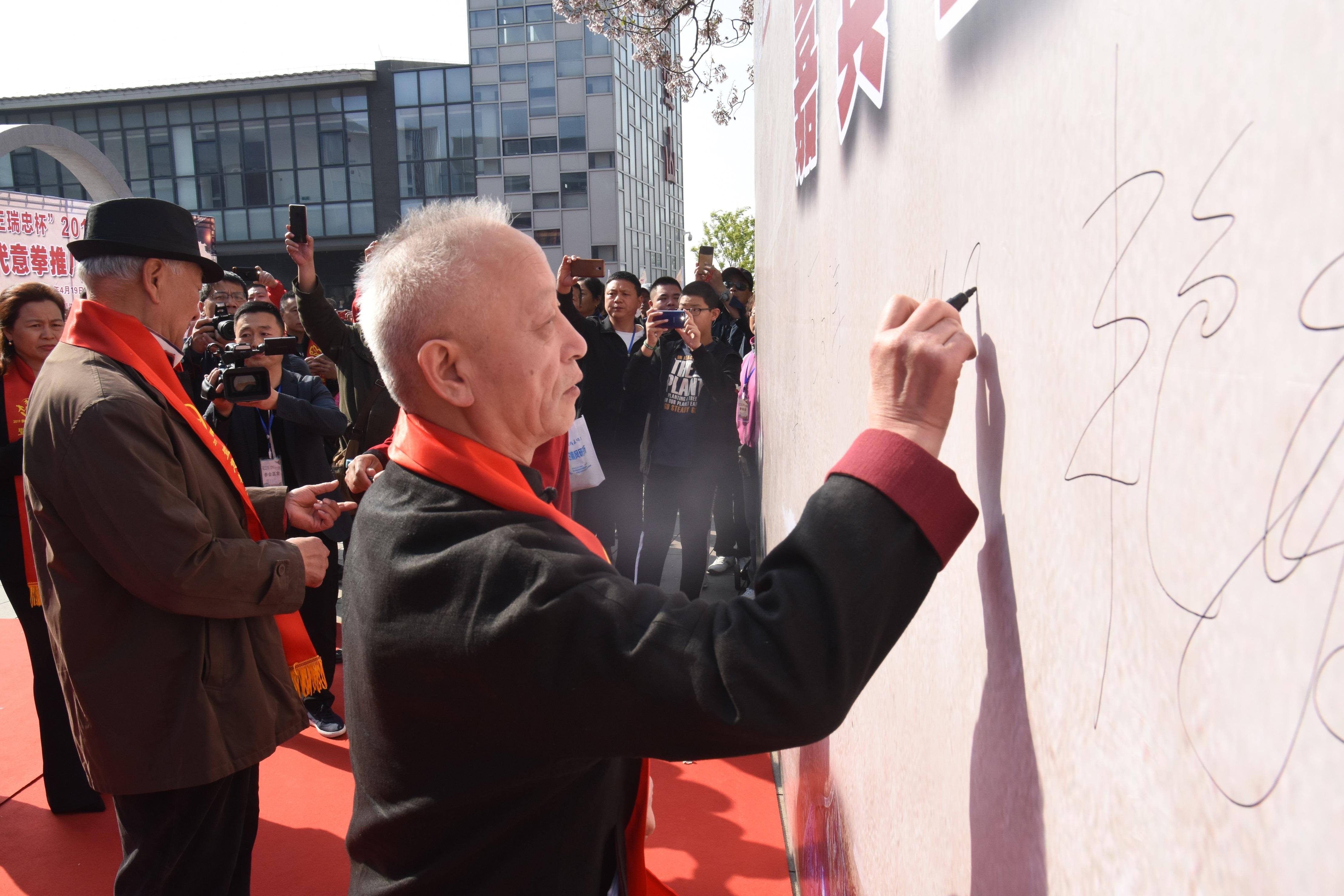 一碼一肖王中王論壇，探索與解析，一碼一肖王中王論壇，深度探索與解析