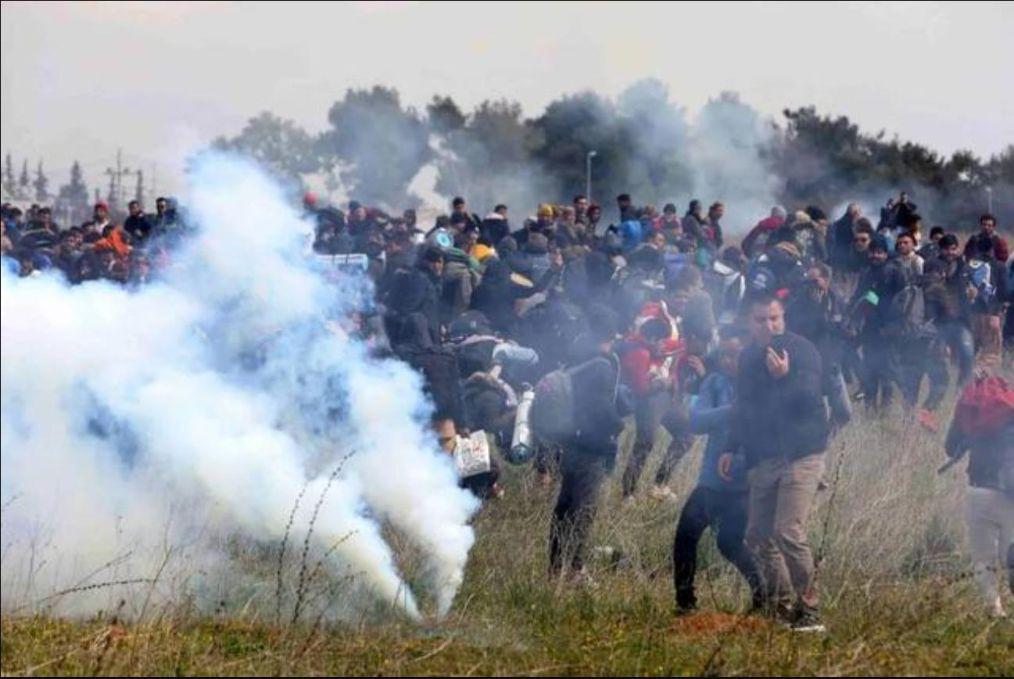 殲-20與F-16V之間的較量，真實(shí)能力與性能分析，殲-20與F-16V對(duì)決揭秘，真實(shí)能力與性能深度分析