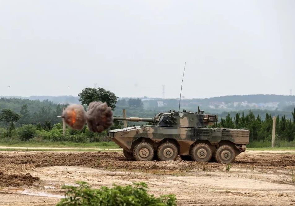 深入解析中國新型輪式裝甲突擊車——11式輪式裝甲突擊車，中國新型輪式裝甲突擊車深度解析，揭秘11式輪式裝甲突擊車性能特點(diǎn)