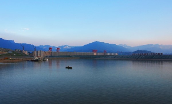 宜昌坐船游三峽大壩，領(lǐng)略壯麗自然風(fēng)光與人文魅力，宜昌，游船探秘三峽大壩，自然與人文的壯麗風(fēng)采